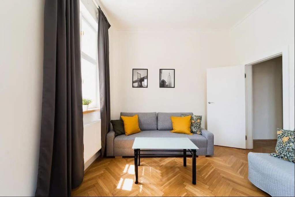 Duze Mieszkanie W Samym Rynku Breslávia Exterior foto